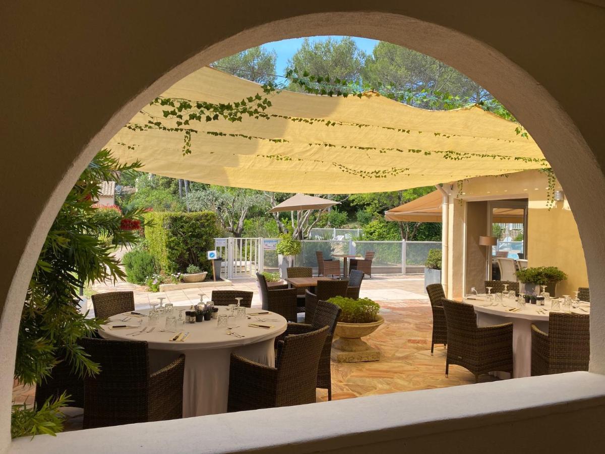 לה טורונה Logis Hostellerie De L'Abbaye מראה חיצוני תמונה