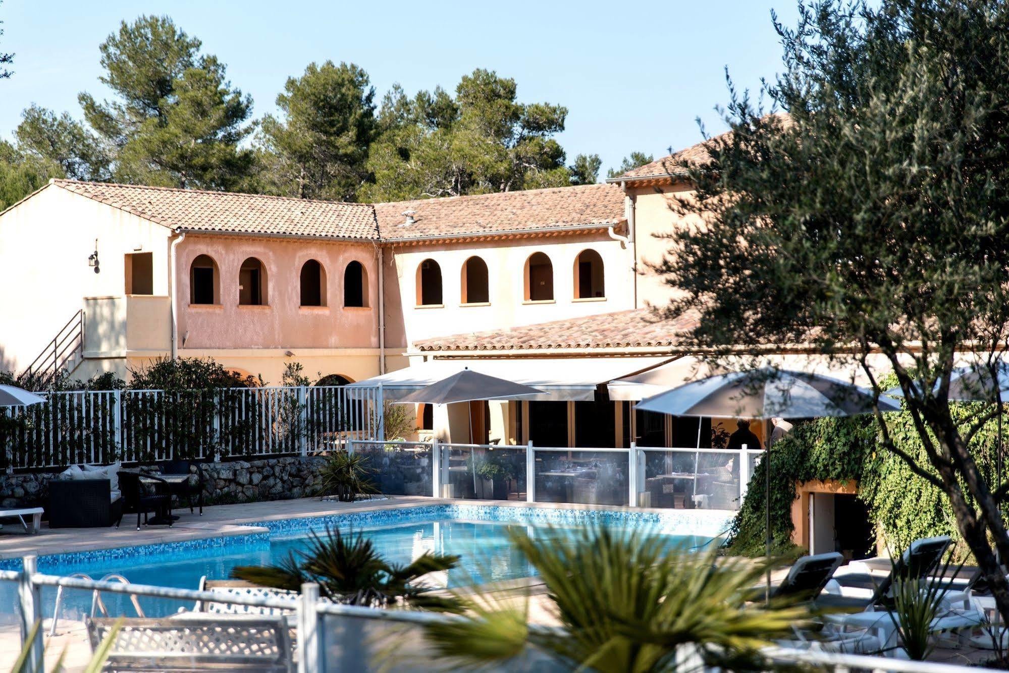 לה טורונה Logis Hostellerie De L'Abbaye מראה חיצוני תמונה