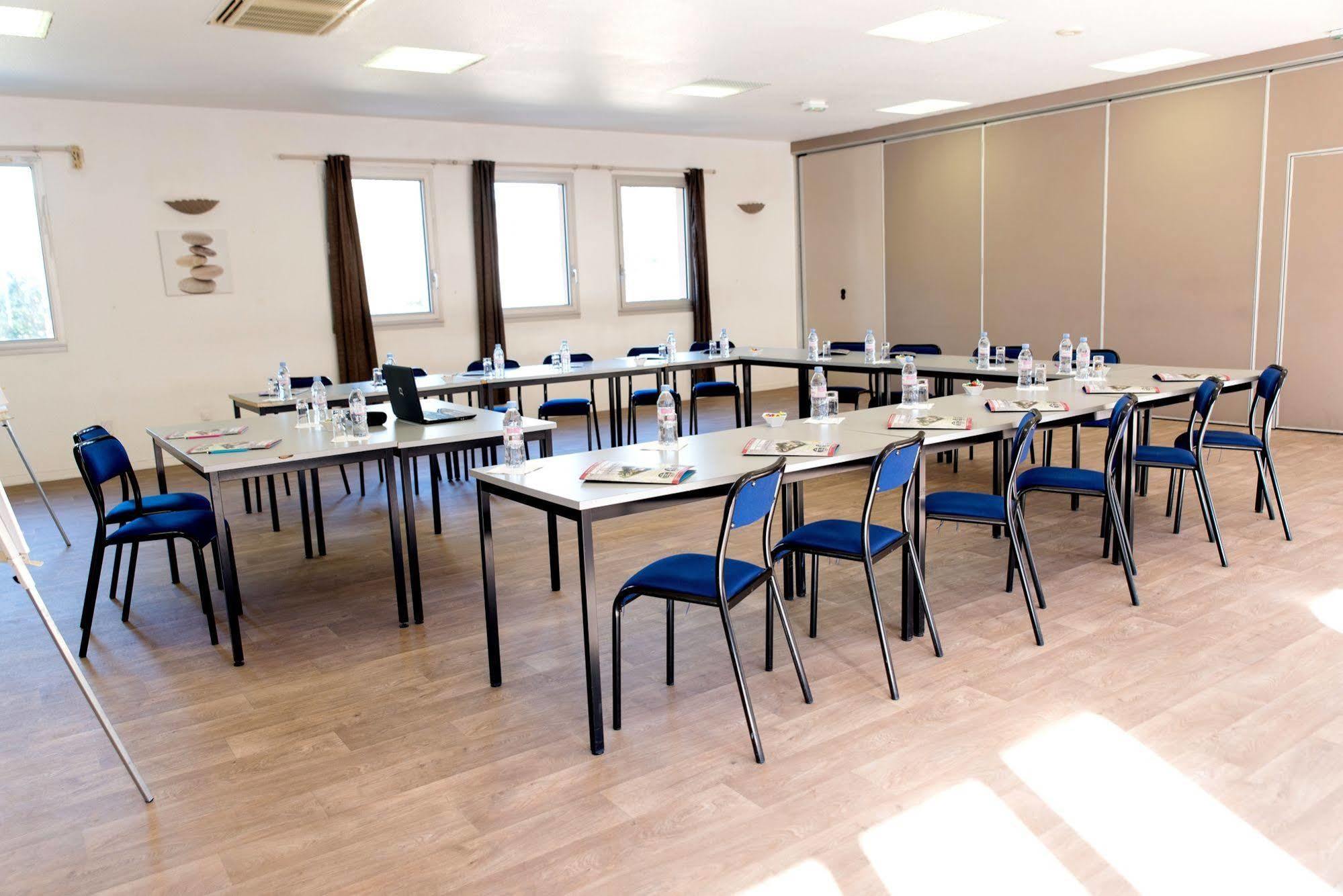 לה טורונה Logis Hostellerie De L'Abbaye מראה חיצוני תמונה