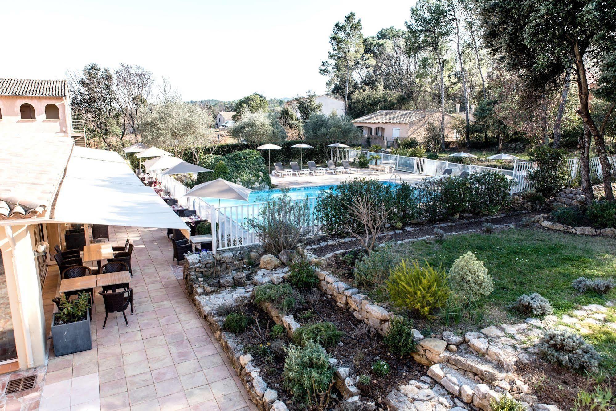 לה טורונה Logis Hostellerie De L'Abbaye מראה חיצוני תמונה